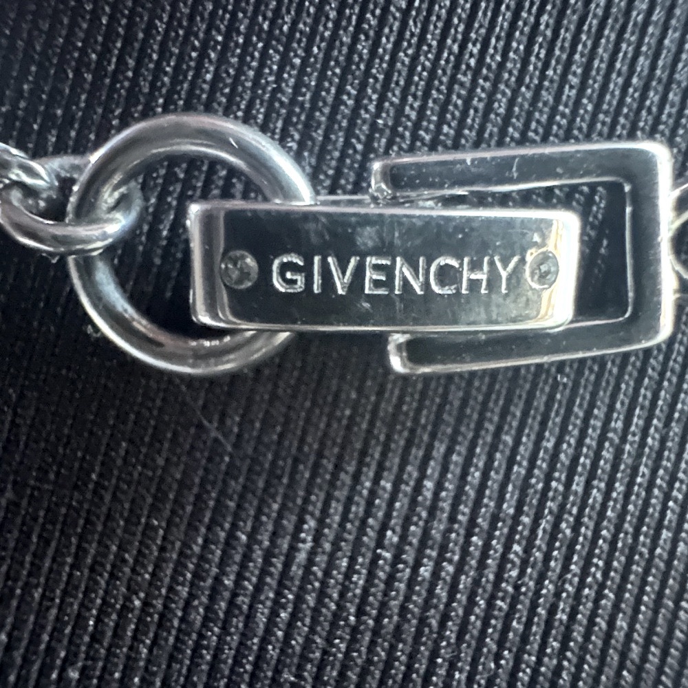Givency Round Rhinestone Pendant - Picture 9 of 12